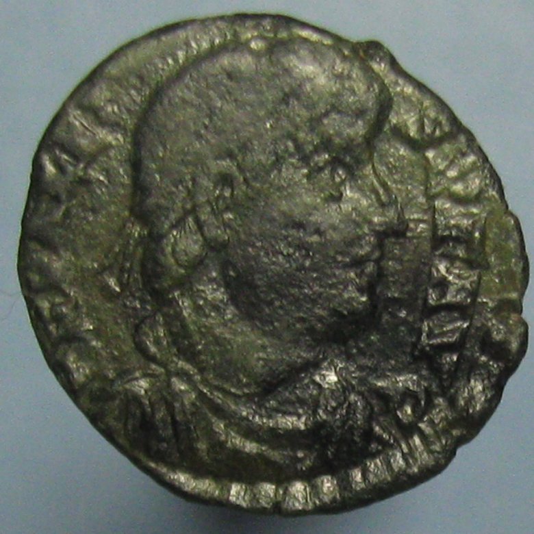 Valens-Victory-Advancing-Left-Ae-3-With-Gloria-Romanorvm-Reverse-Legend